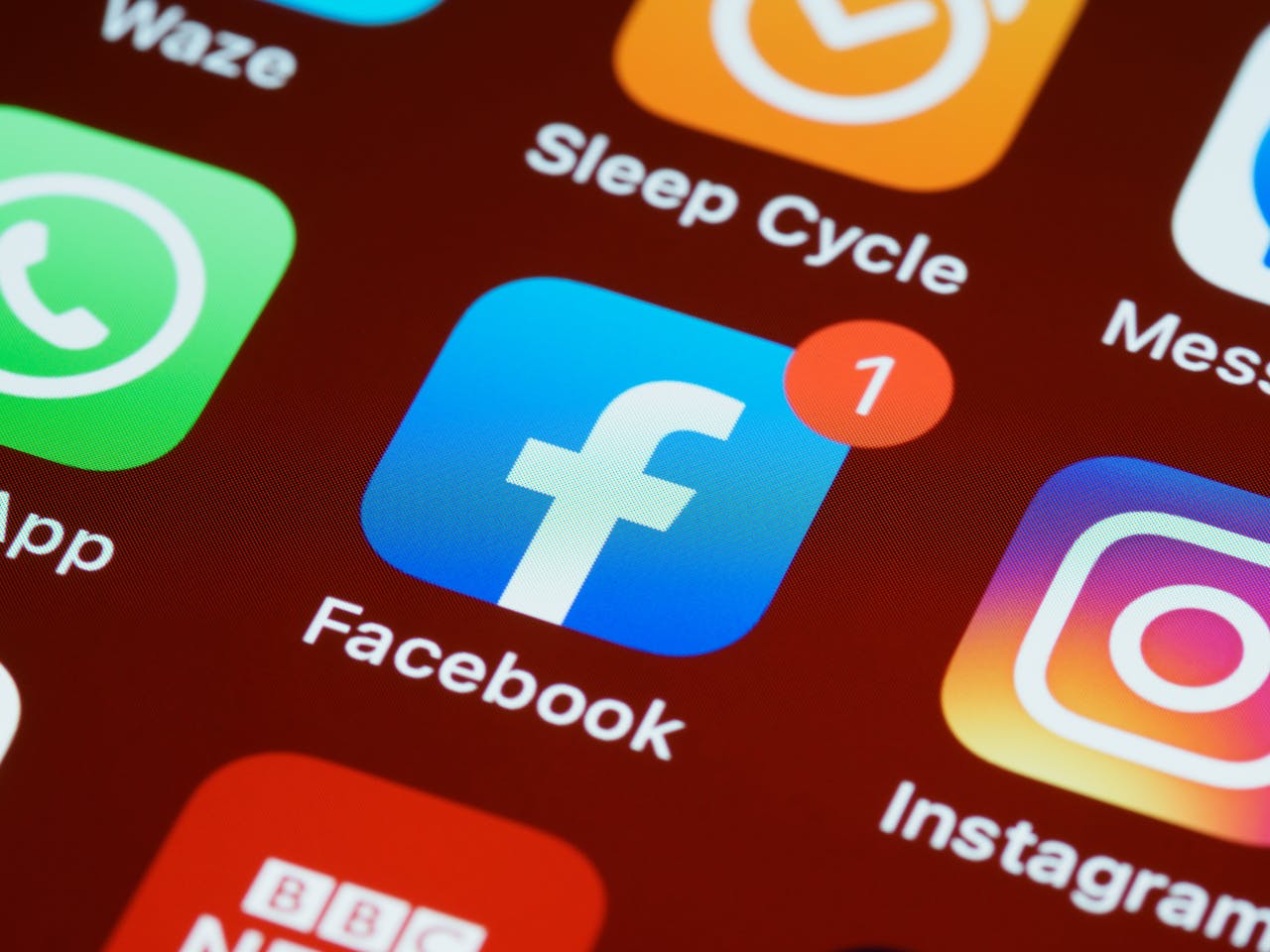How Apartment Management Companies Can Utilize Social Media