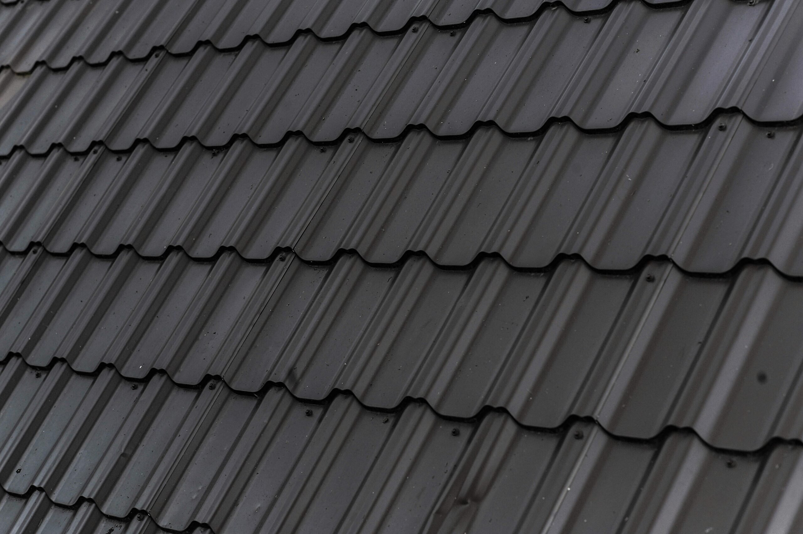 Metal VS Shingle Roofing – Social Media Explorer